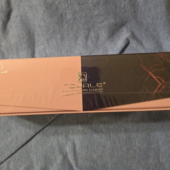 Royale Hair Styling Pro Flat Iron And The Multi Purpose Ceramic Hairbrush - Picture 10 of 14